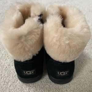 Uggs toddler 8.5US